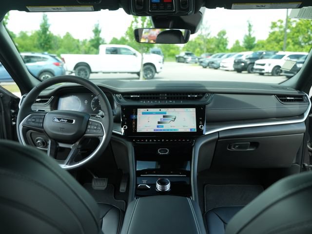 New 2026 Jeep Grand Cherokee L Limited w/ Limited Altitude Package AWD/4WD image 27