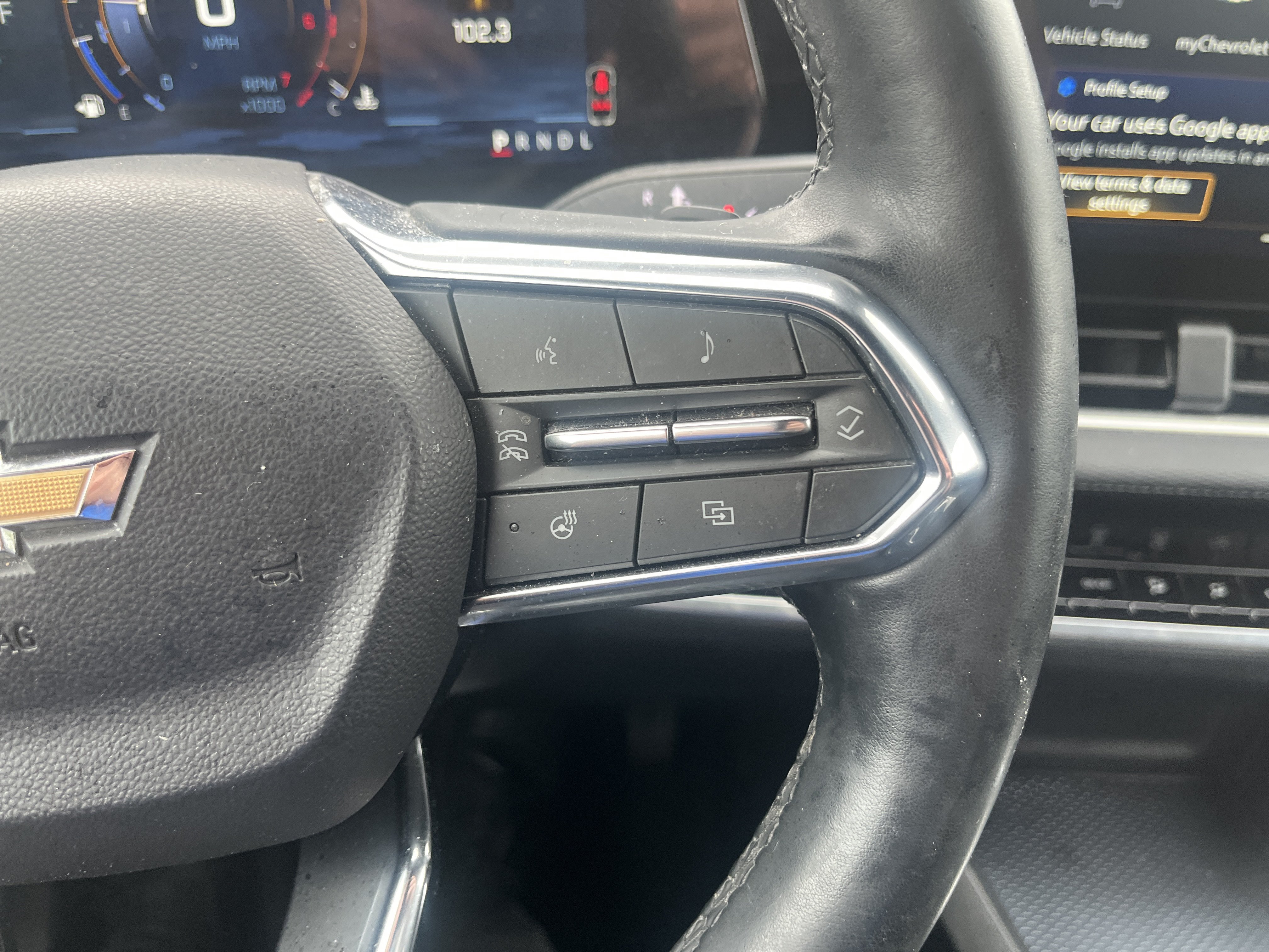 Used 2025 Chevrolet Equinox LT w/ Safety and Technology Package FWD image 18