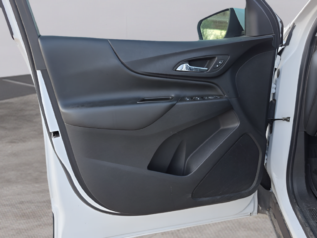 Used 2023 Chevrolet Equinox LT w/ LPO, Floor Liner Package AWD/4WD image 20