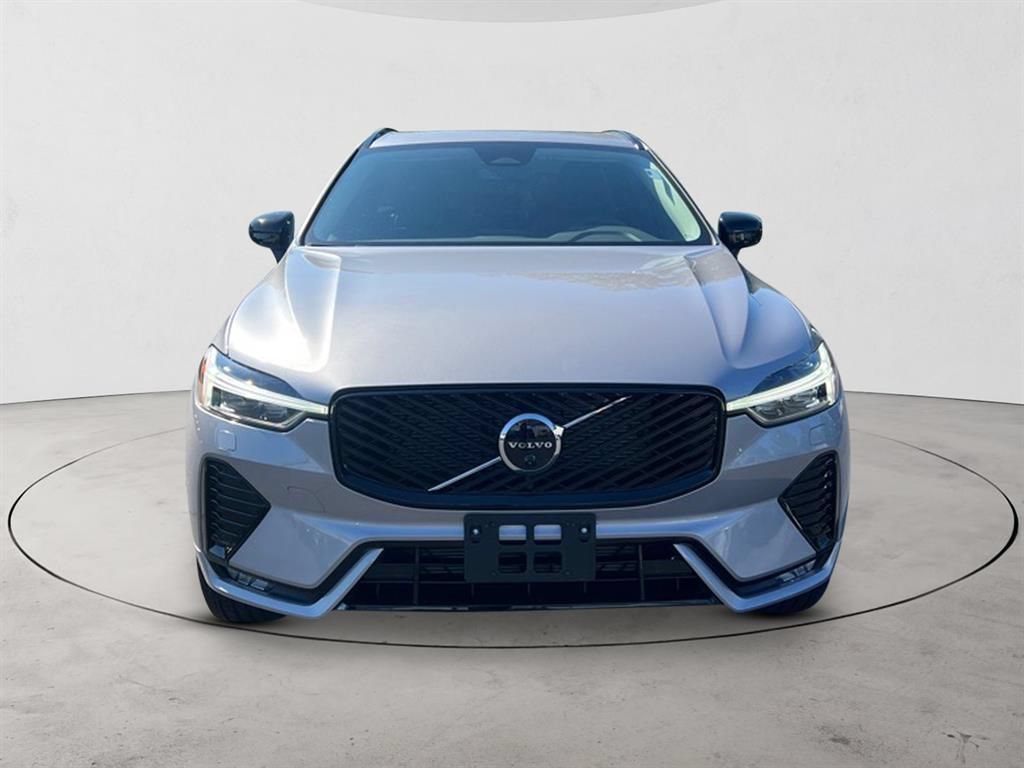 New 2026 Volvo XC60 B5 Plus w/ Protection Package Premier AWD/4WD image 8