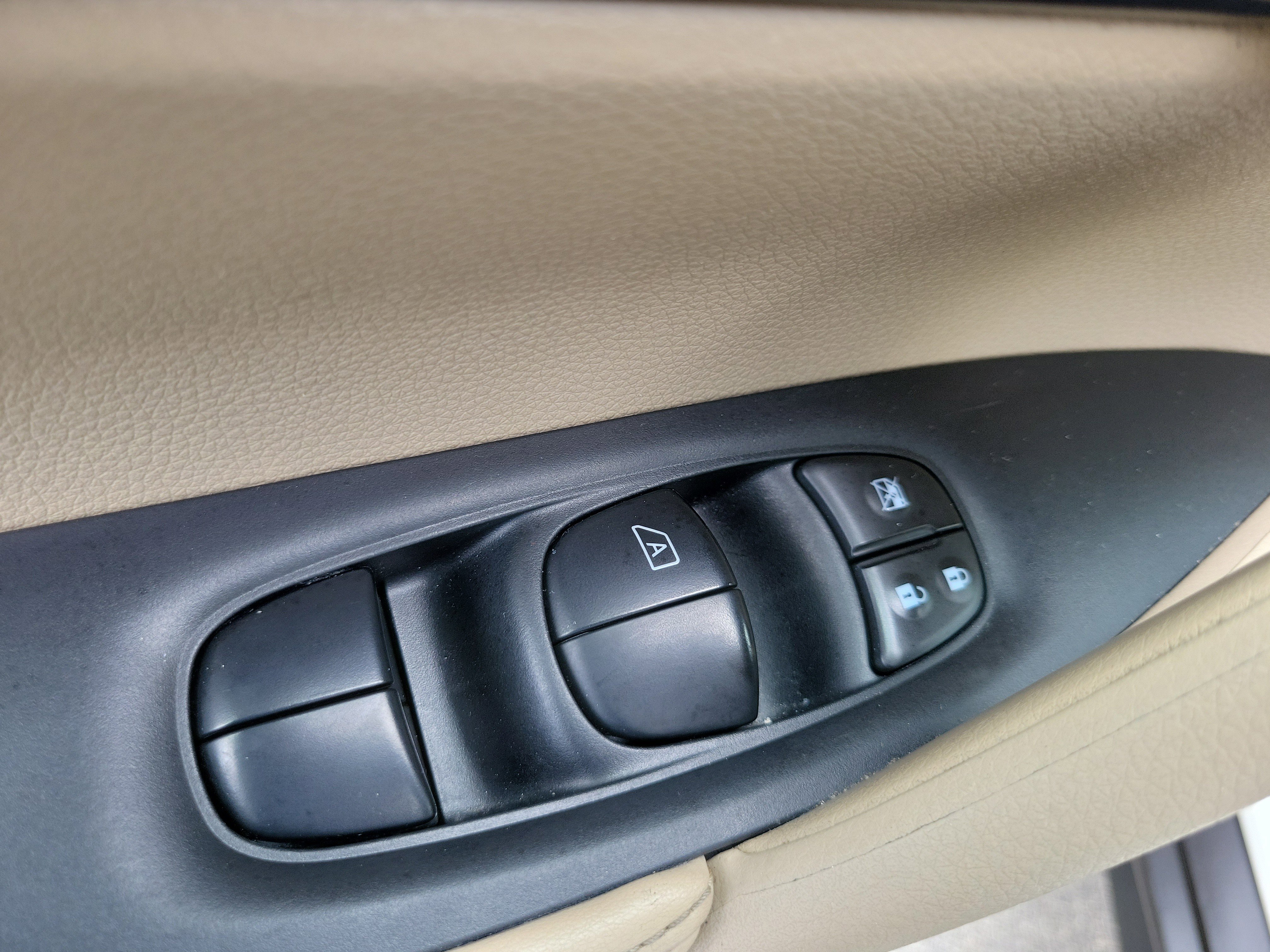 Used 2020 Nissan Rogue SV FWD image 24