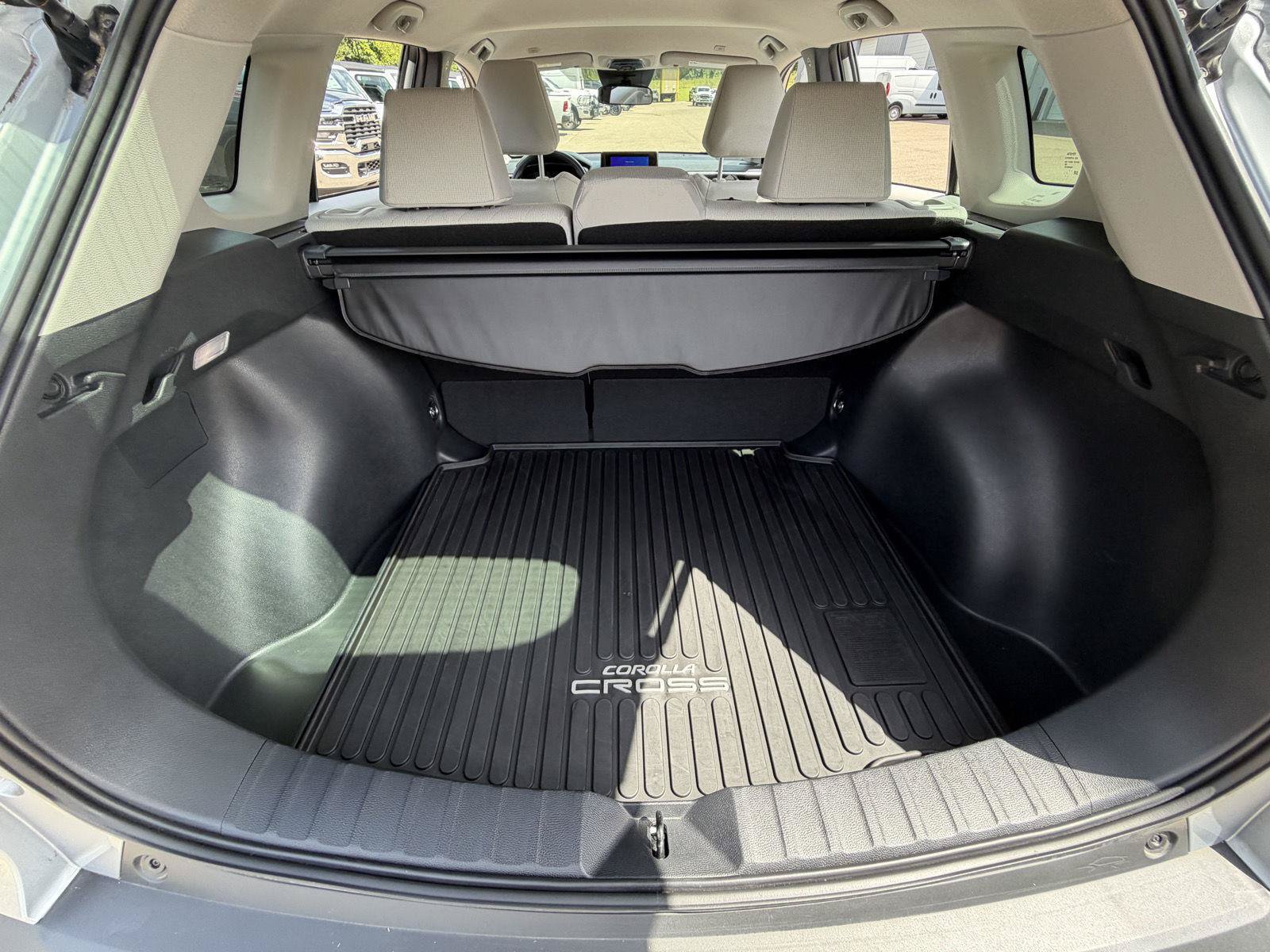 Used 2024 Toyota Corolla Cross L FWD image 18