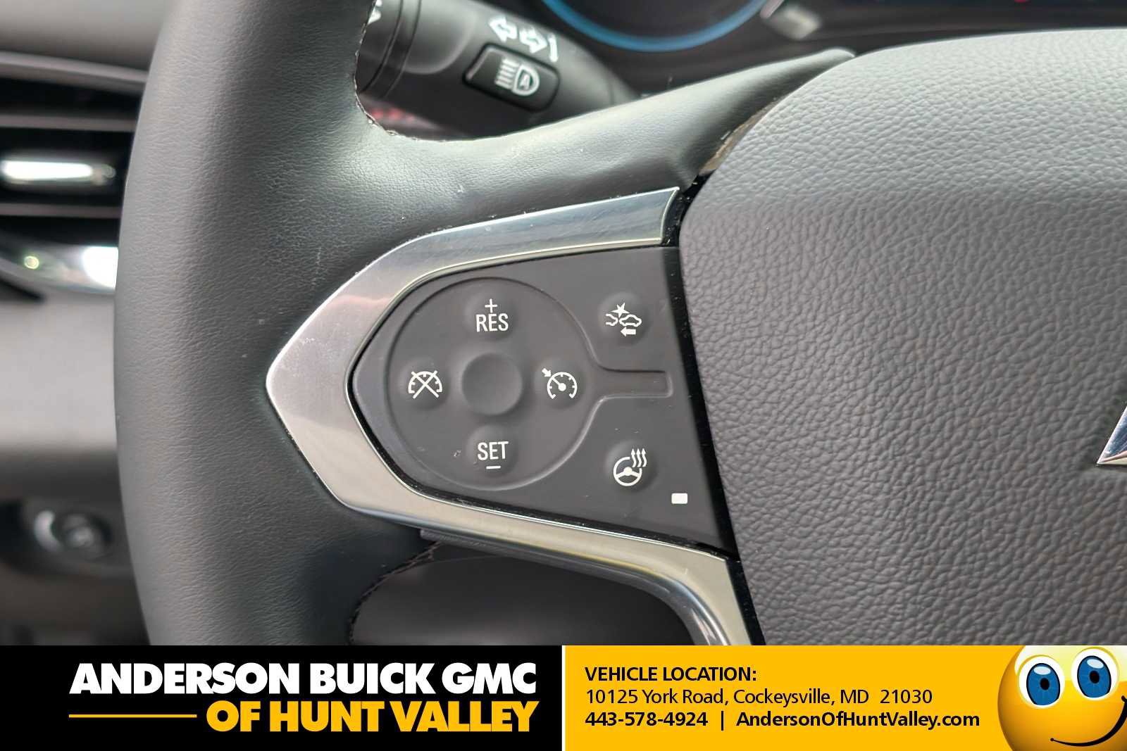 Certified 2023 Chevrolet Traverse RS image 1