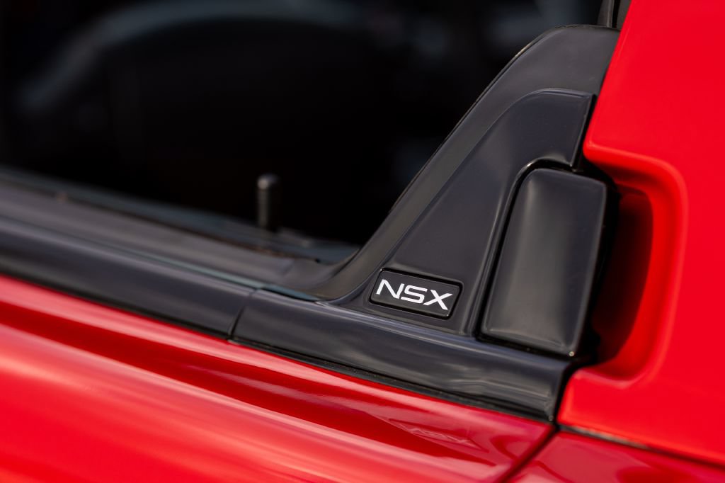 Used 2005 Acura NSX T RWD image 39