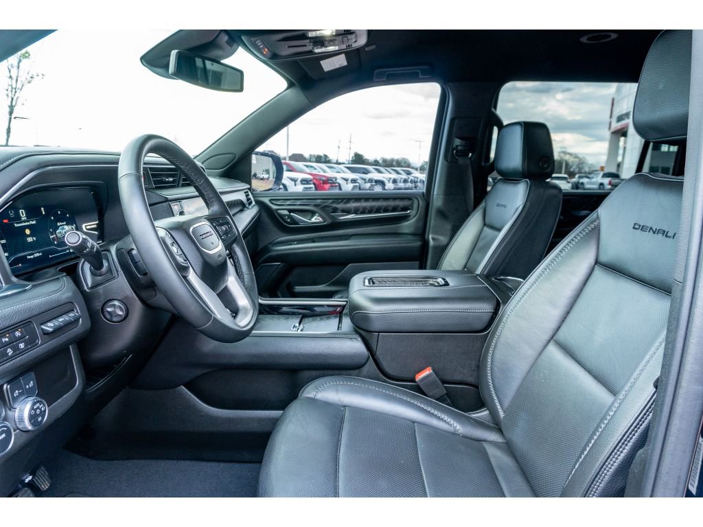 Used 2023 GMC Yukon Denali image 11