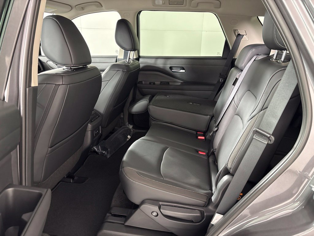 New 2026 Nissan Pathfinder SL FWD image 25