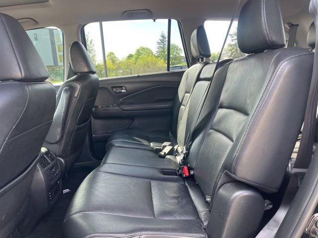 Used 2017 Honda Pilot Touring image 11