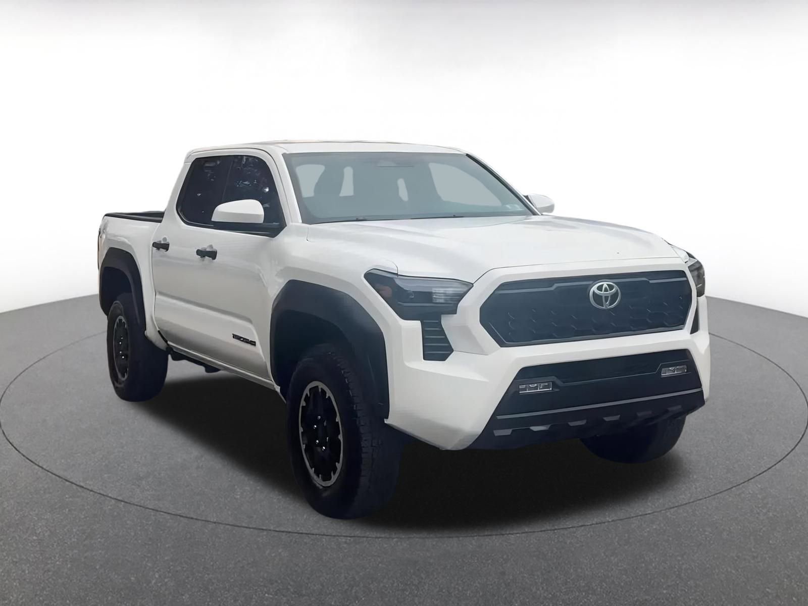Used 2025 Toyota Tacoma TRD Off-Road image 3