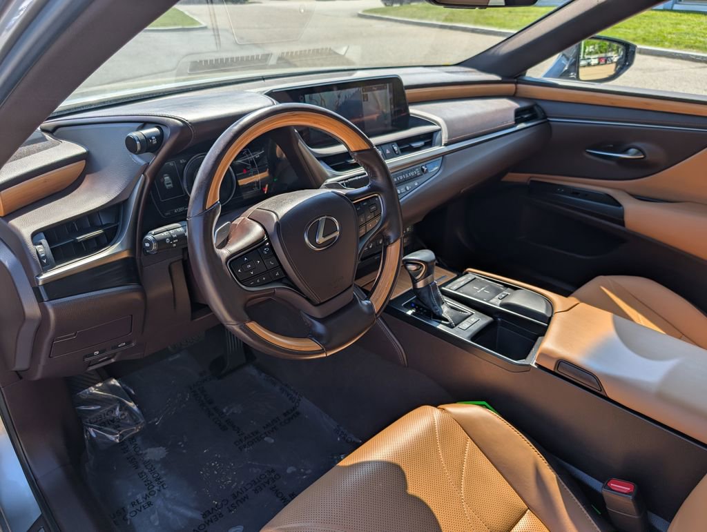 Used 2019 Lexus ES 300h FWD image 17