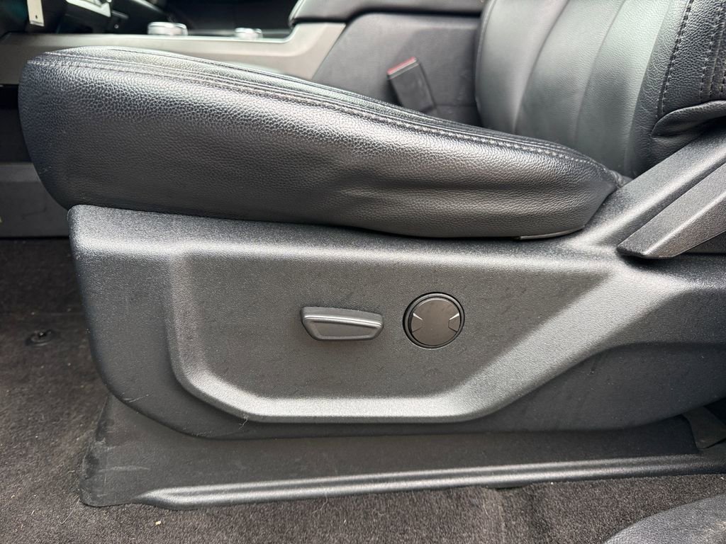 Used 2020 Ford Expedition XLT image 17