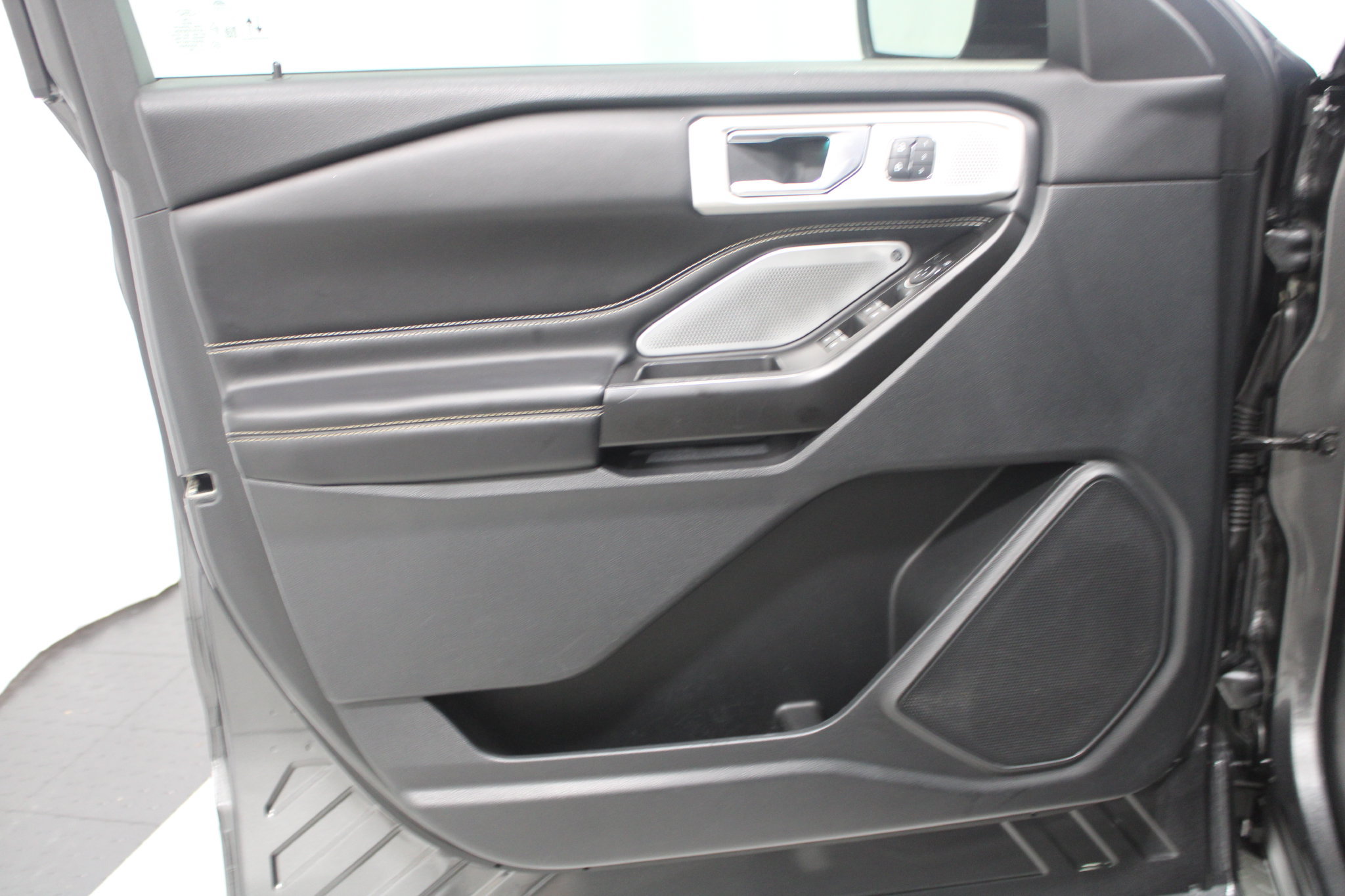 Used 2020 Ford Explorer ST w/ Premium Technology Package AWD/4WD image 10