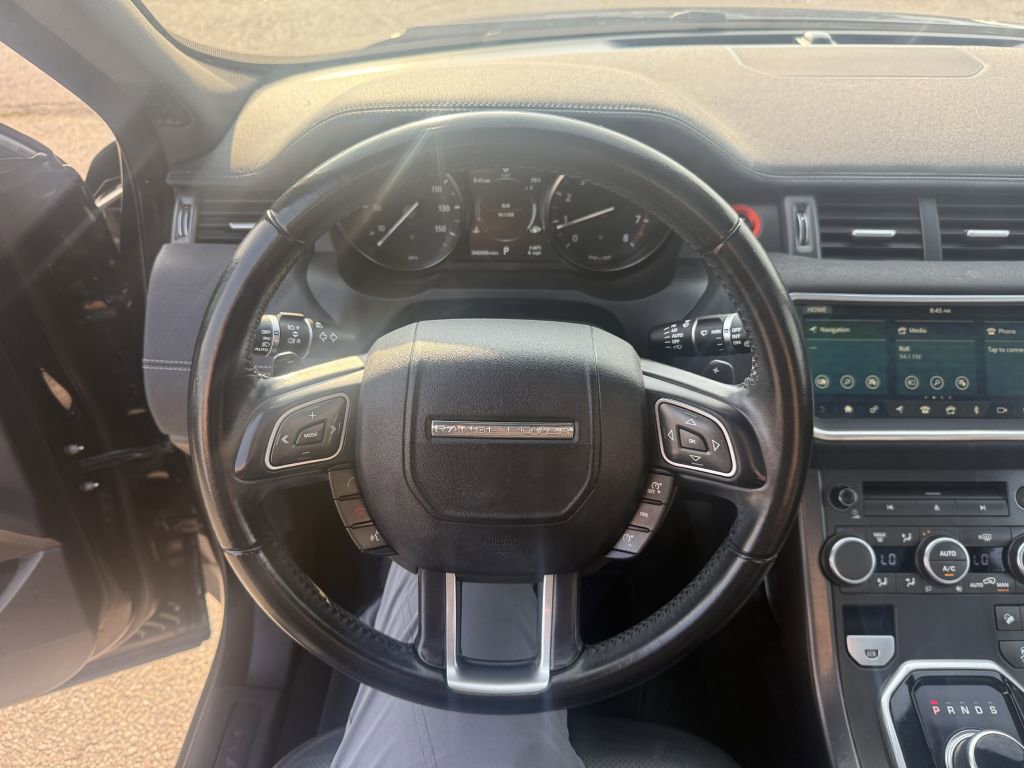 Used 2019 Land Rover Range Rover Evoque SE Premium image 10