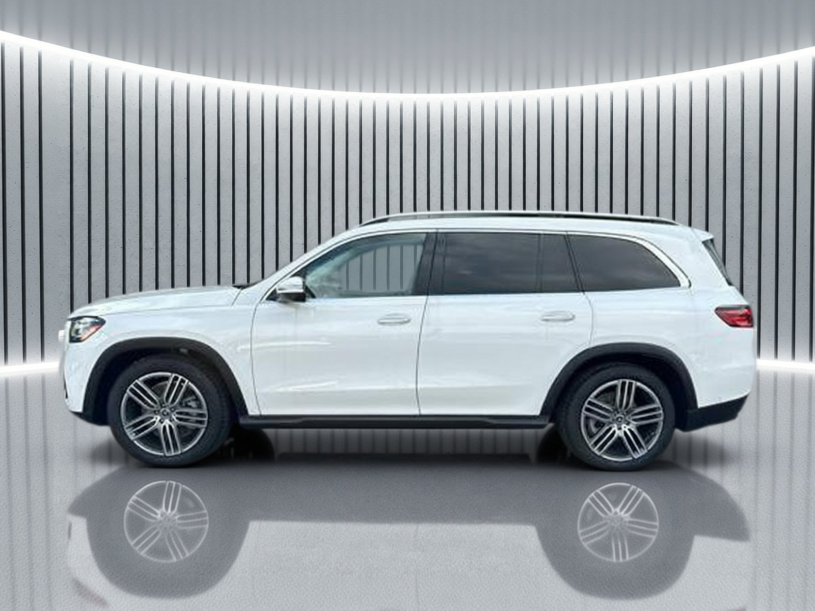 New 2025 Mercedes-Benz GLS 450 4MATIC image 2