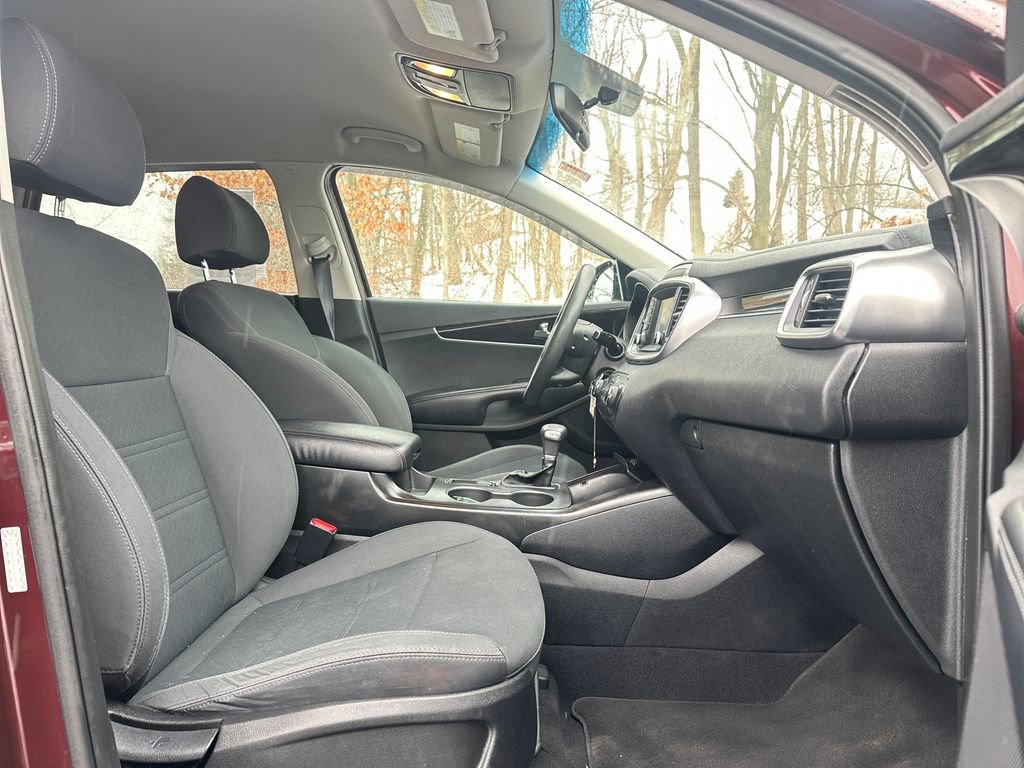 Used 2019 Kia Sorento LX image 16