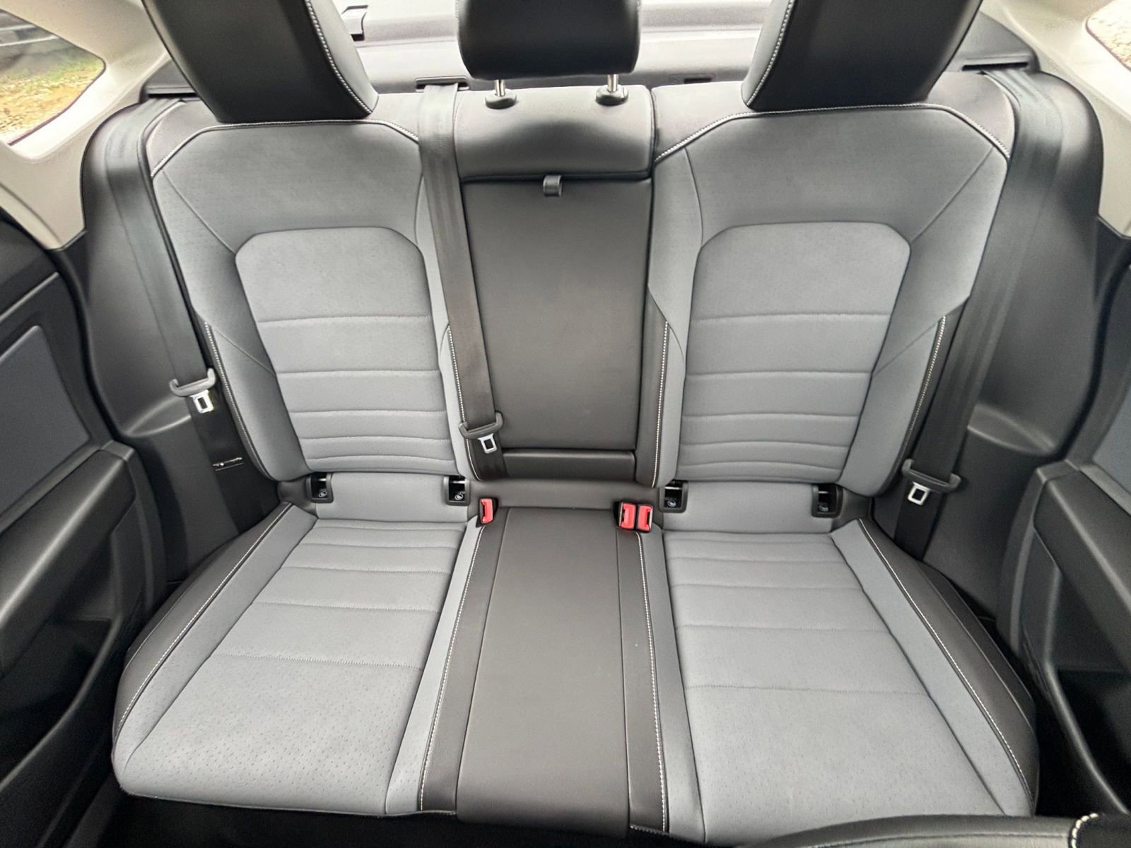 Used 2025 Volkswagen Jetta SE image 39