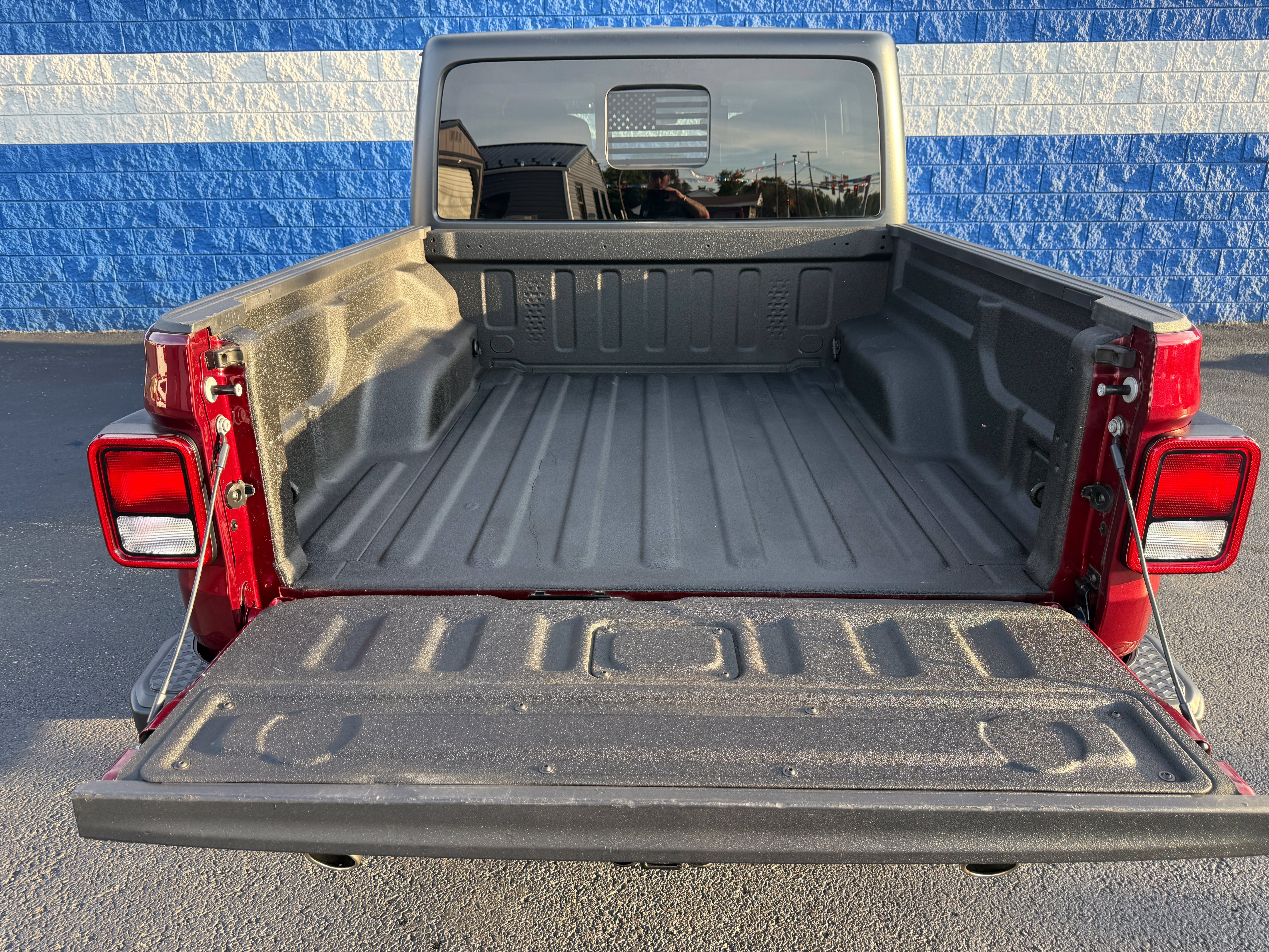 Used 2021 Jeep Gladiator Mojave w/ Cold Weather Group AWD/4WD image 22