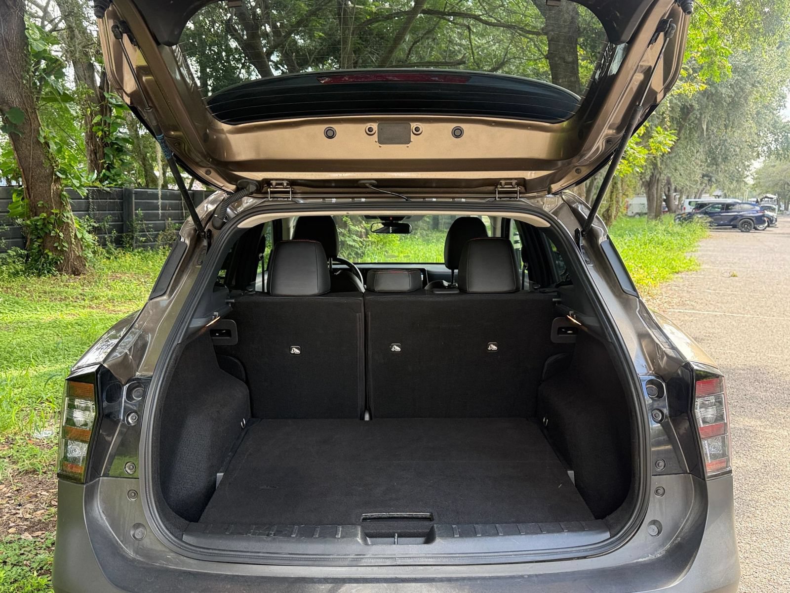 Used 2026 Nissan Kicks SR FWD image 27