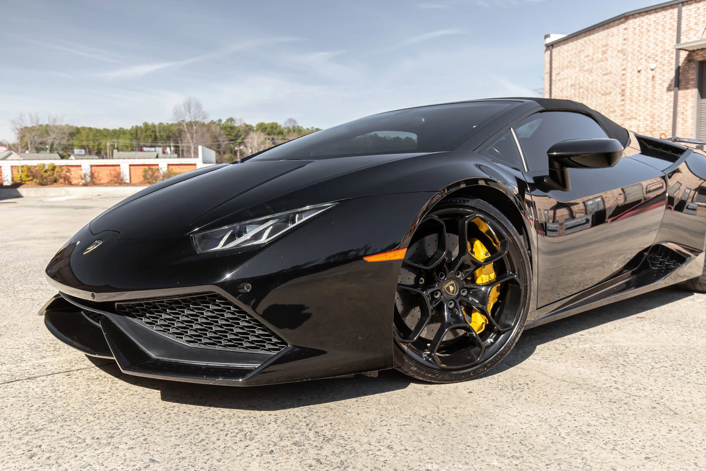 Used 2017 Lamborghini Huracan LP 610-4 image 3
