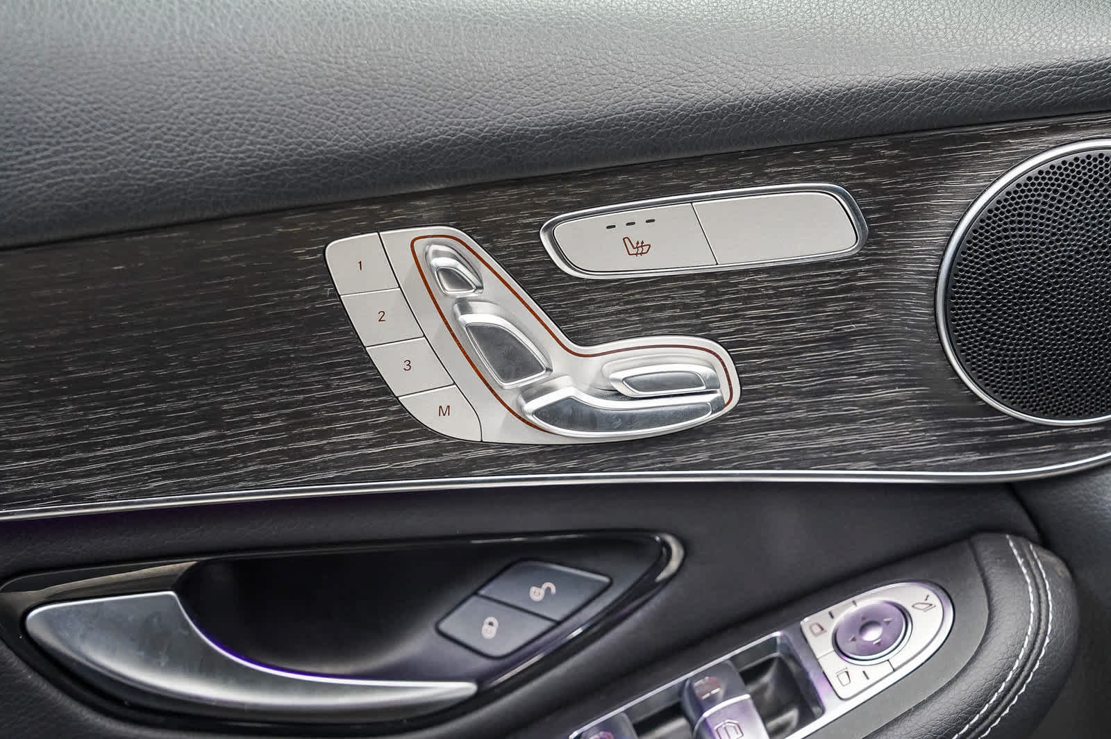 Used 2022 Mercedes-Benz GLC 300 4MATIC image 23
