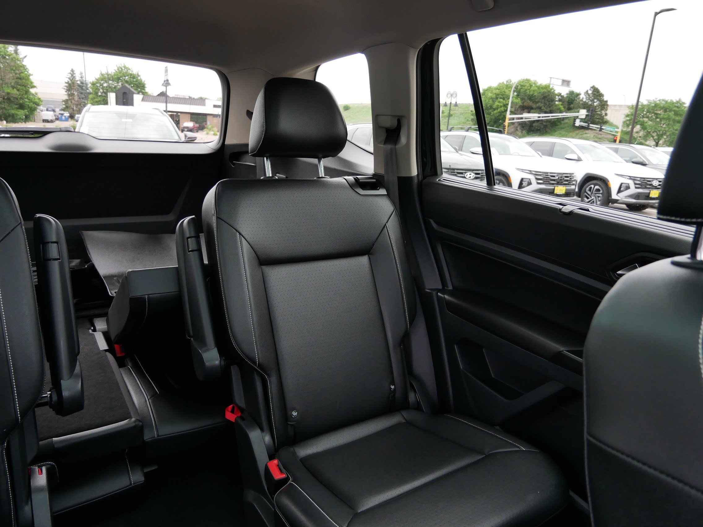 Used 2021 Volkswagen Atlas SEL AWD/4WD image 14