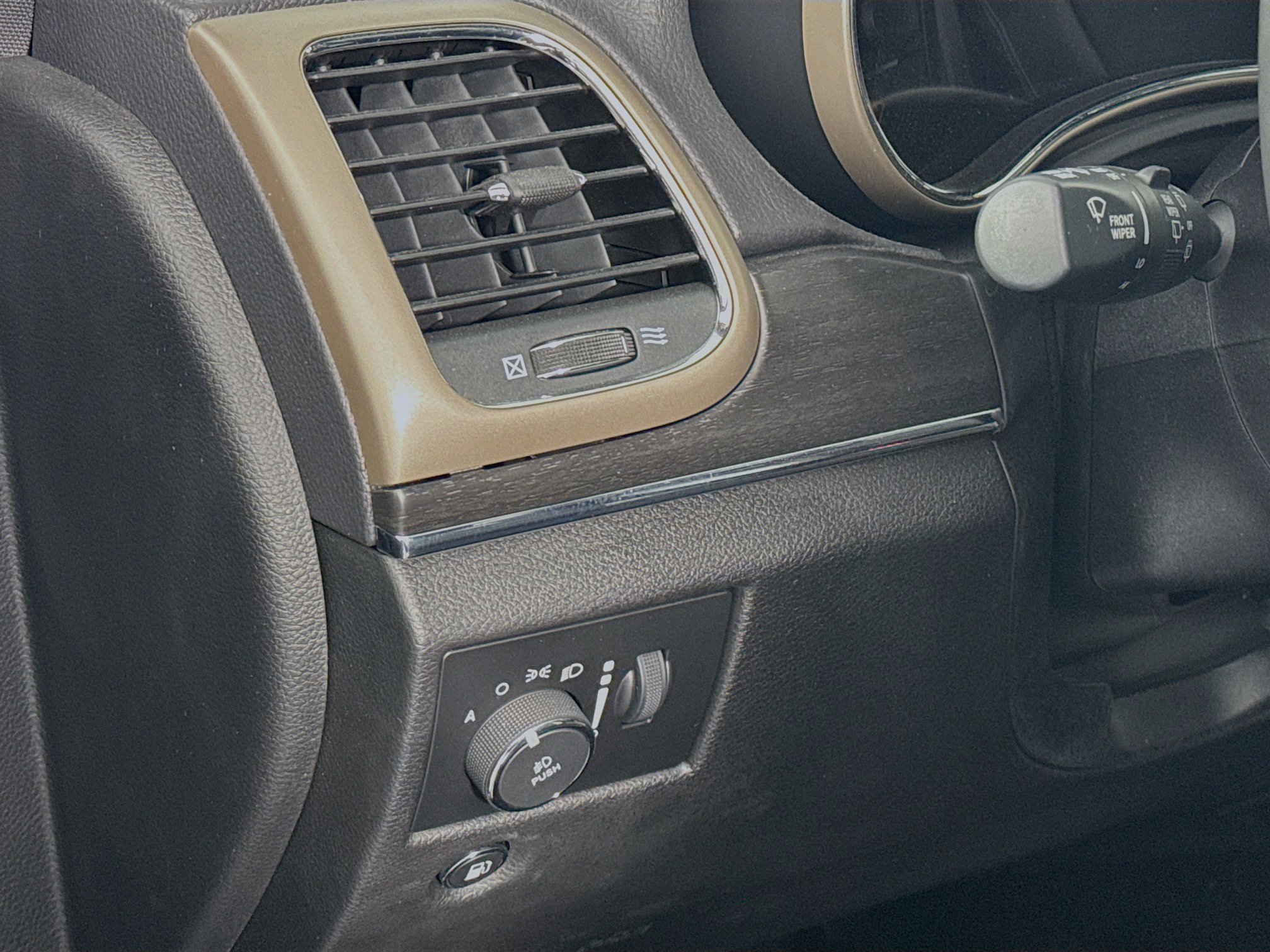 Used 2017 Jeep Grand Cherokee Limited AWD/4WD image 10