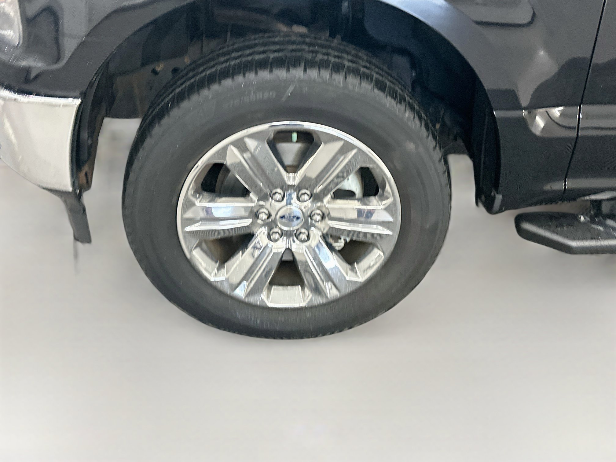 Used 2018 Ford F150 XLT w/ Equipment Group 302A Luxury AWD/4WD image 11