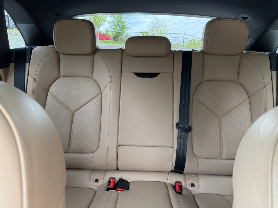 Certified 2023 Porsche Macan image 24