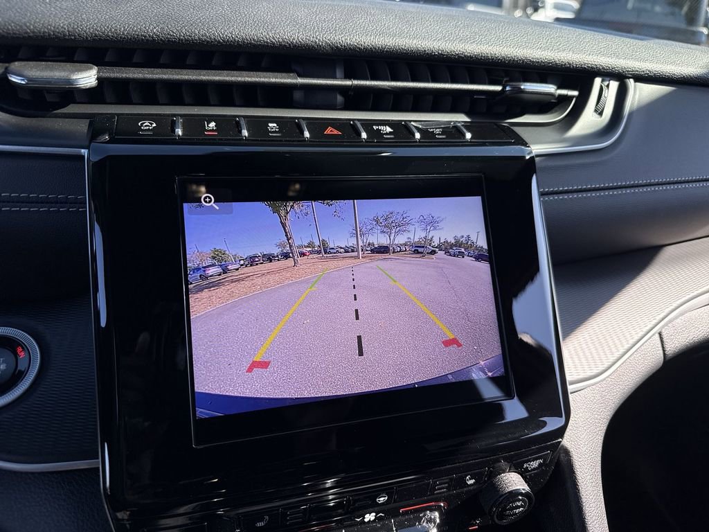 New 2025 Jeep Grand Cherokee Altitude AWD/4WD image 24