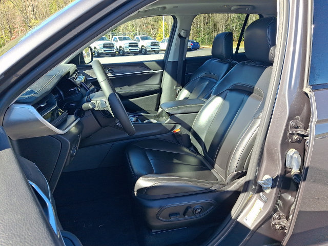 Used 2024 Jeep Grand Cherokee Limited 4xe AWD/4WD image 13