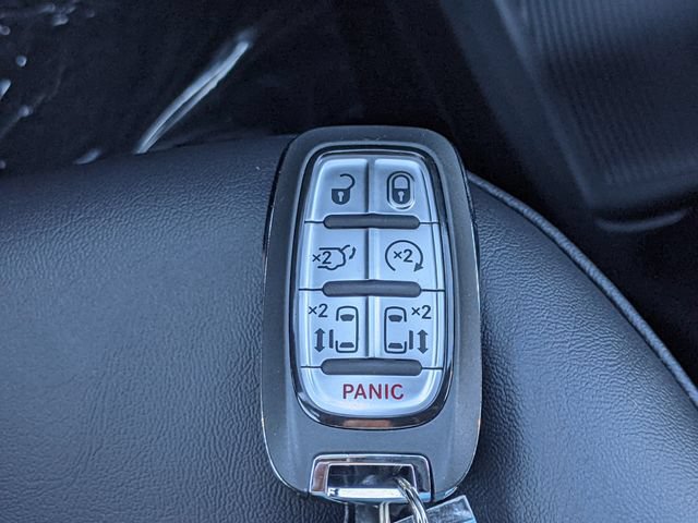 New 2026 Chrysler Pacifica Select FWD image 26