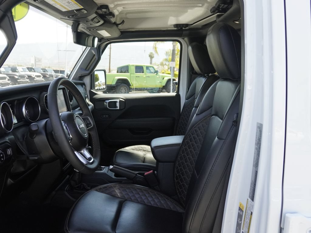 Certified 2023 Jeep Gladiator Overland AWD/4WD image 26