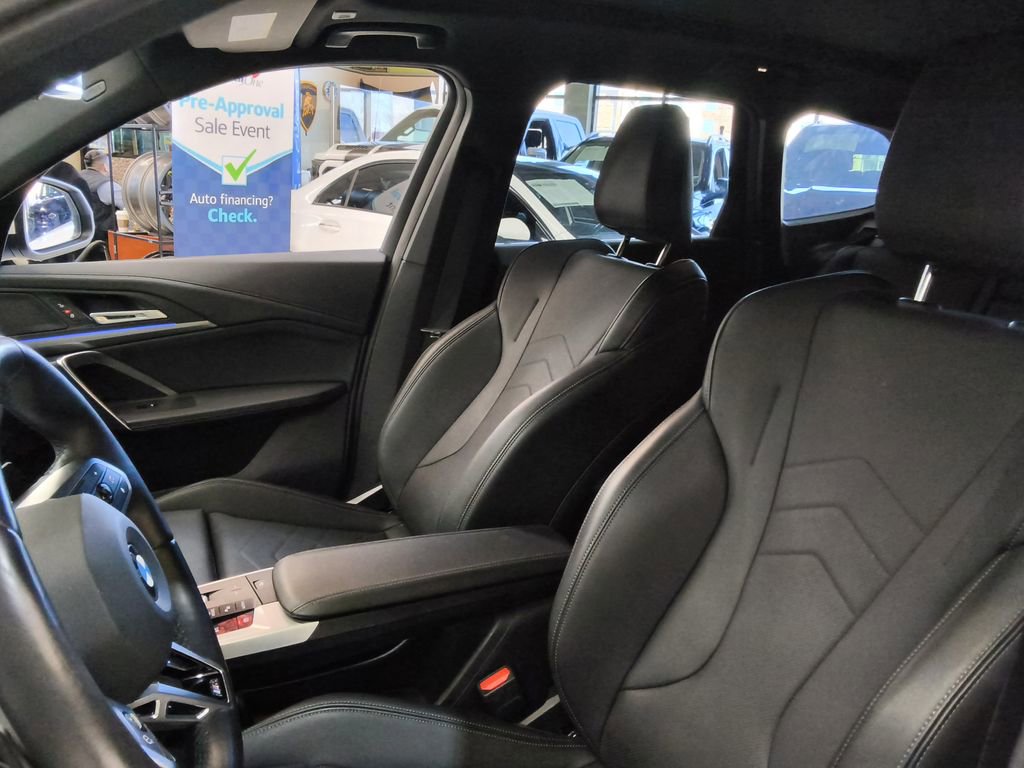 Used 2024 BMW X1 xDrive28i w/ Technology Package image 9