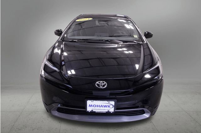 Used 2024 Toyota Prius XLE image 9