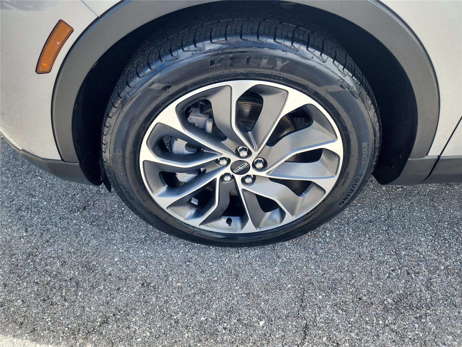 Used 2022 Lincoln Nautilus Reserve image 9