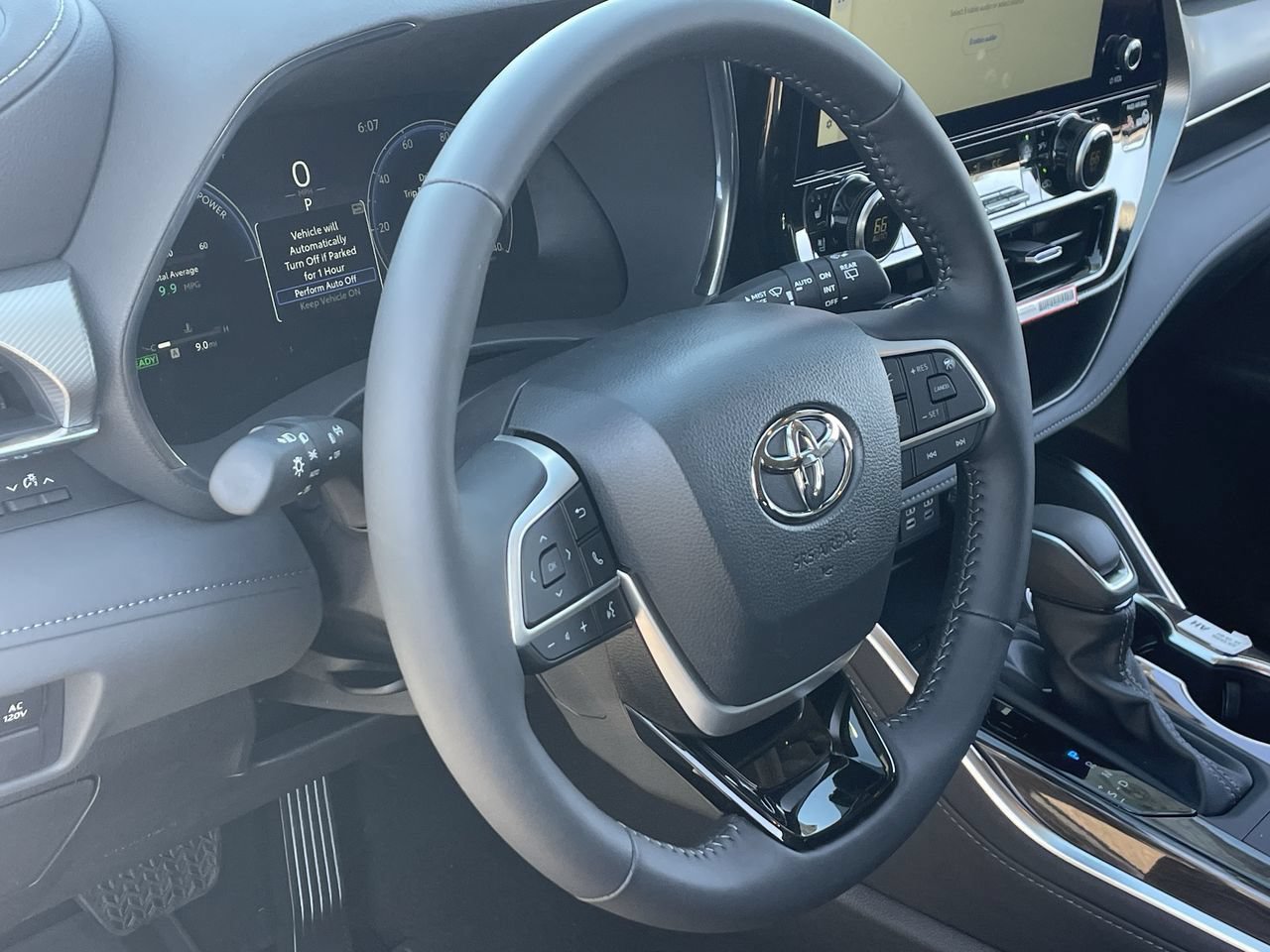 New 2026 Toyota Highlander Platinum AWD/4WD image 12