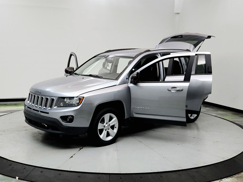 Used 2017 Jeep Compass Sport w/ Power Value Group FWD image 9