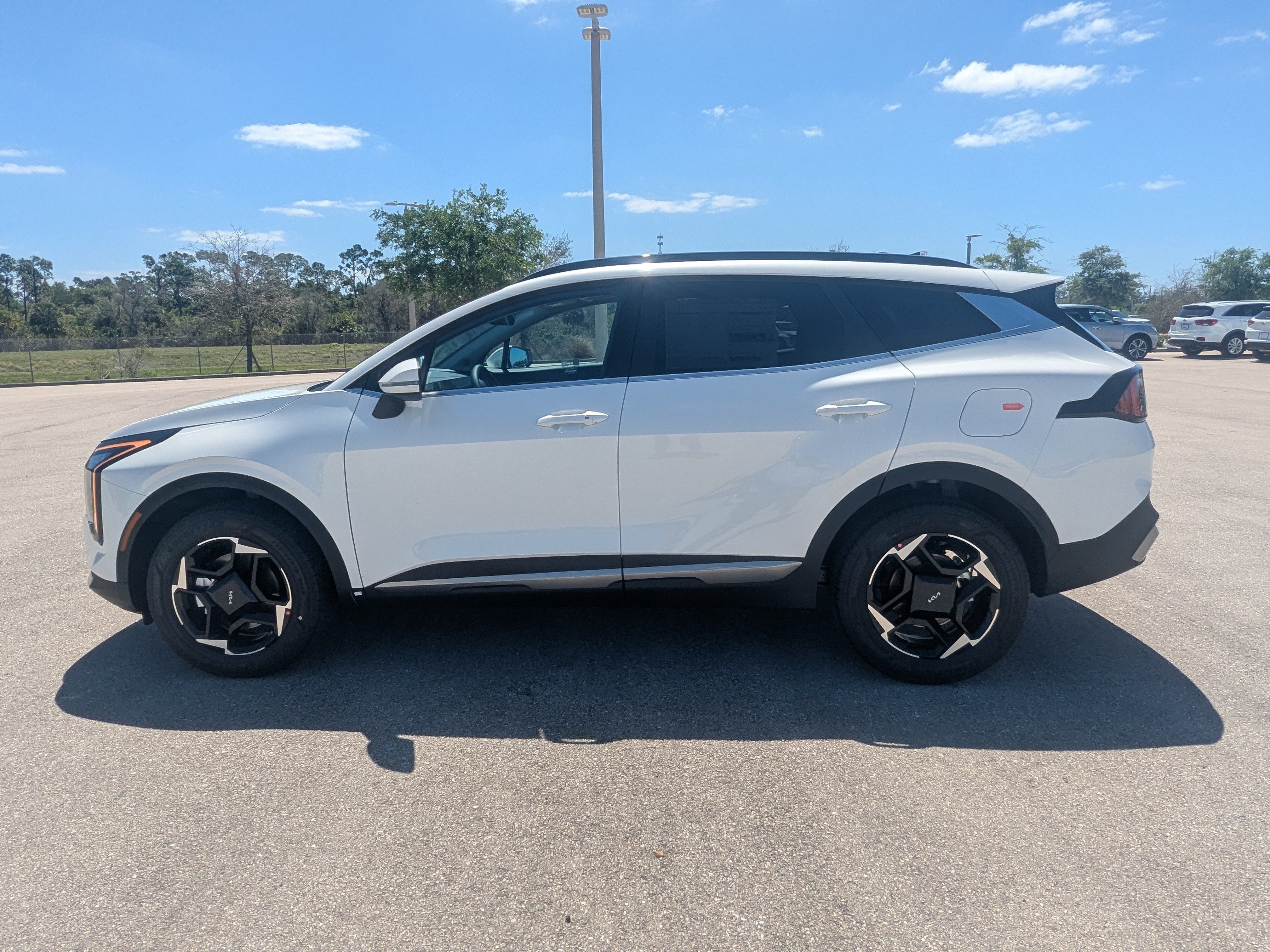 New 2026 Kia Sportage EX w/ EX Panoramic Sunroof Package AWD/4WD image 8