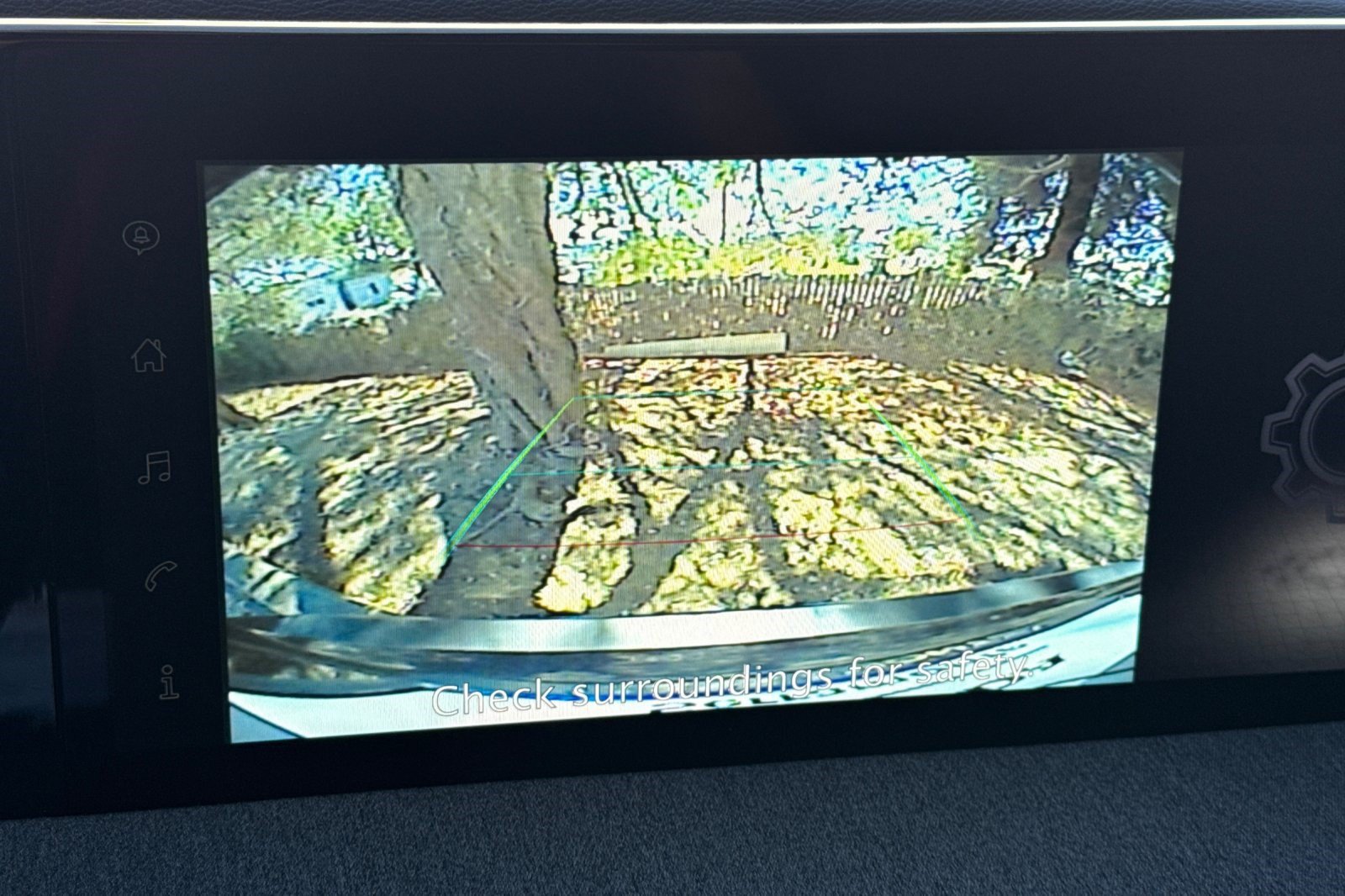 Used 2025 Nissan Kicks SV AWD/4WD image 19