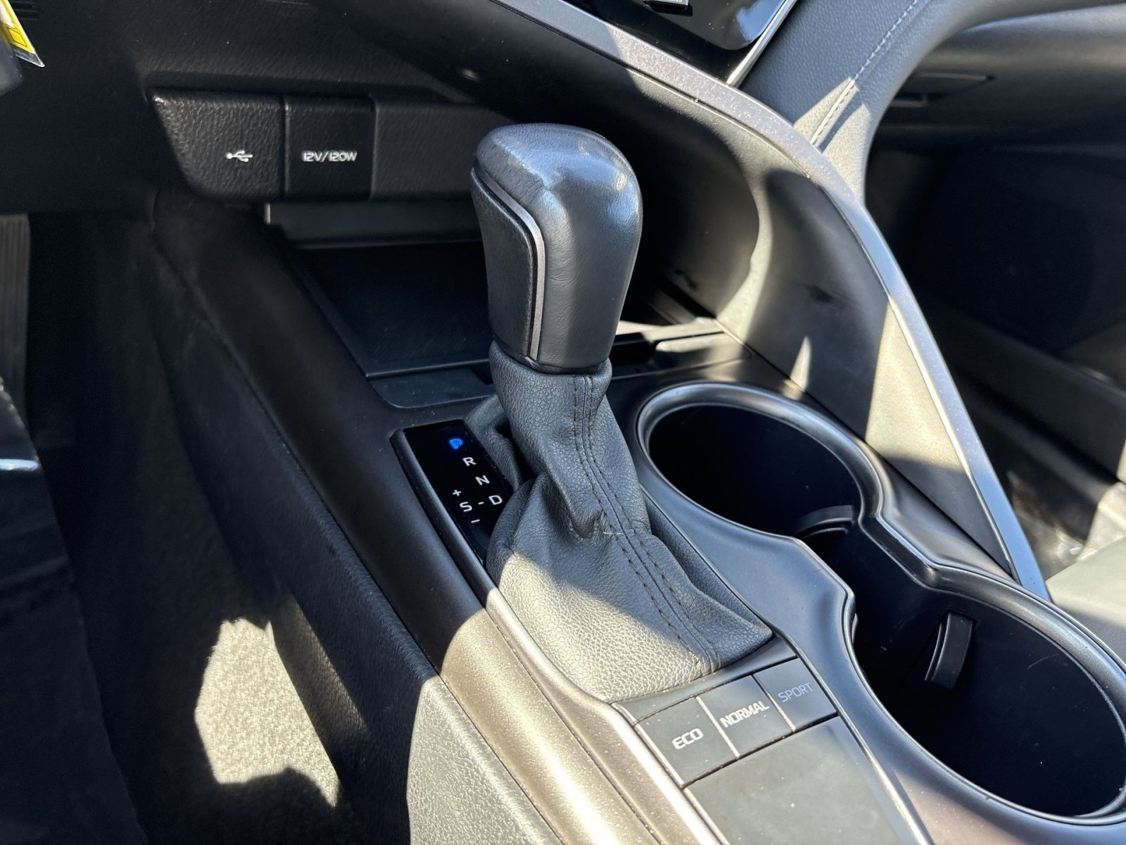 Used 2024 Toyota Camry SE FWD image 21