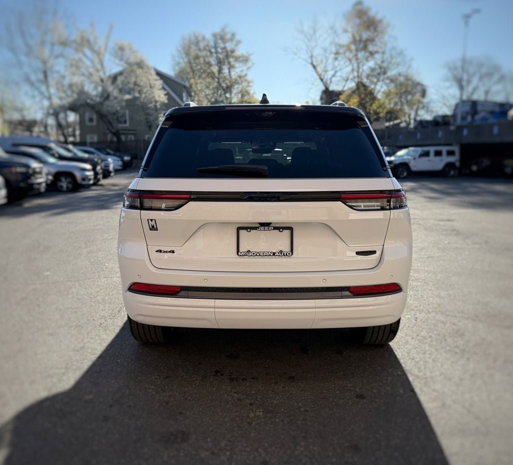 New 2026 Jeep Grand Cherokee Summit AWD/4WD image 12