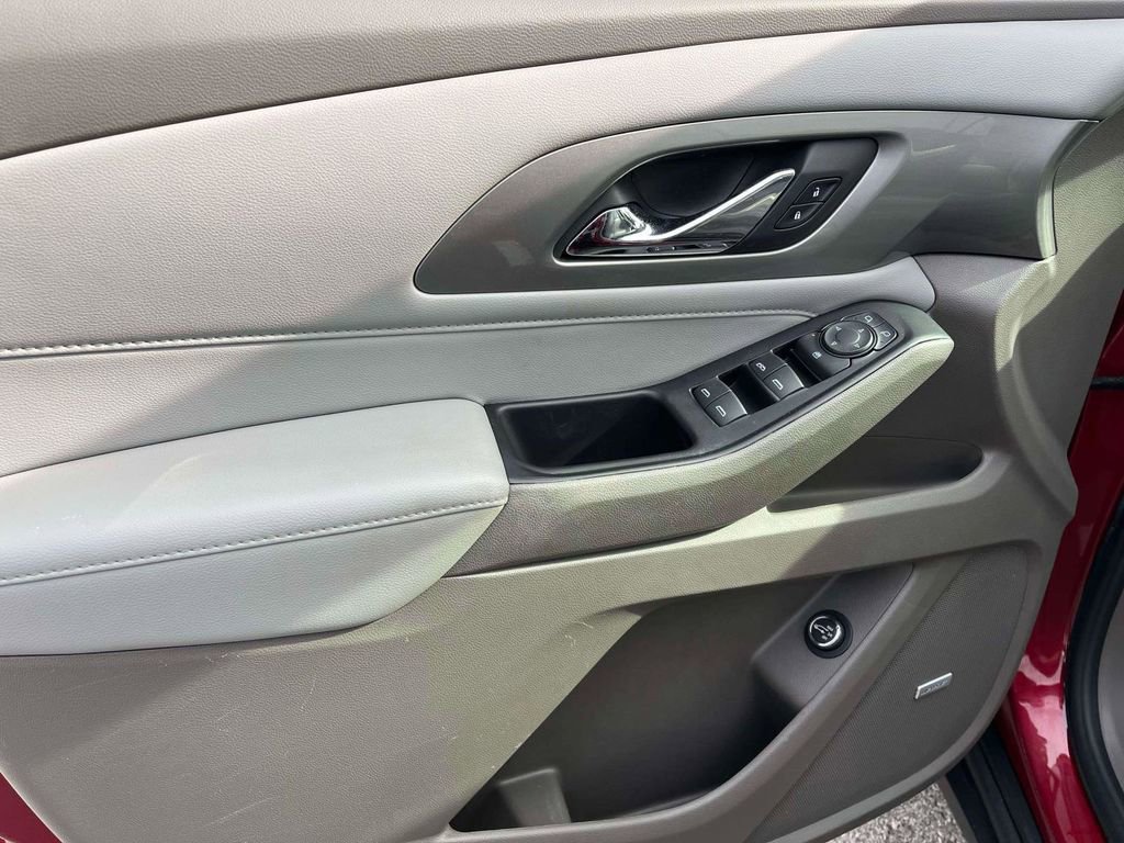 Used 2019 Chevrolet Traverse LT w/ LT Premium Package image 13