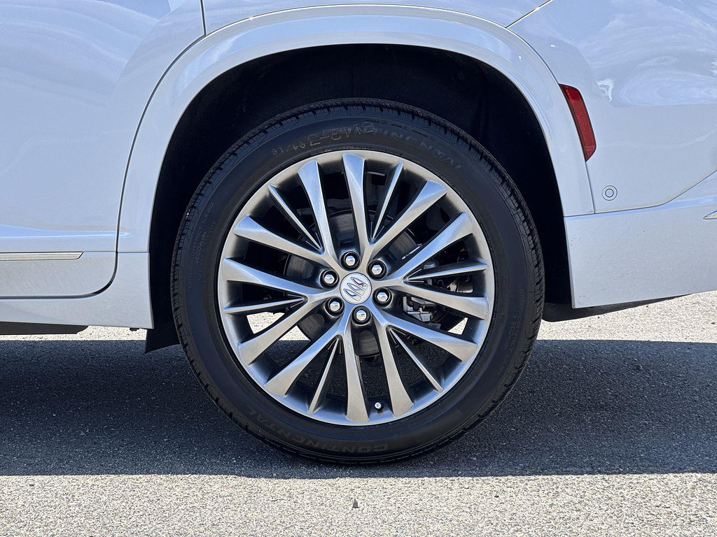 New 2026 Buick Enclave Avenir w/ Super Cruise Package FWD image 32