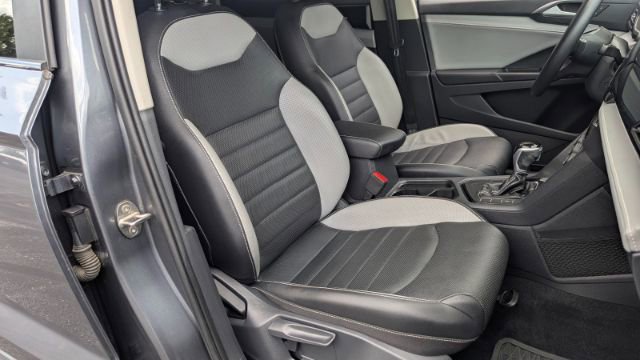 Used 2022 Volkswagen Taos SEL w/ Panoramic Sunroof Package image 18