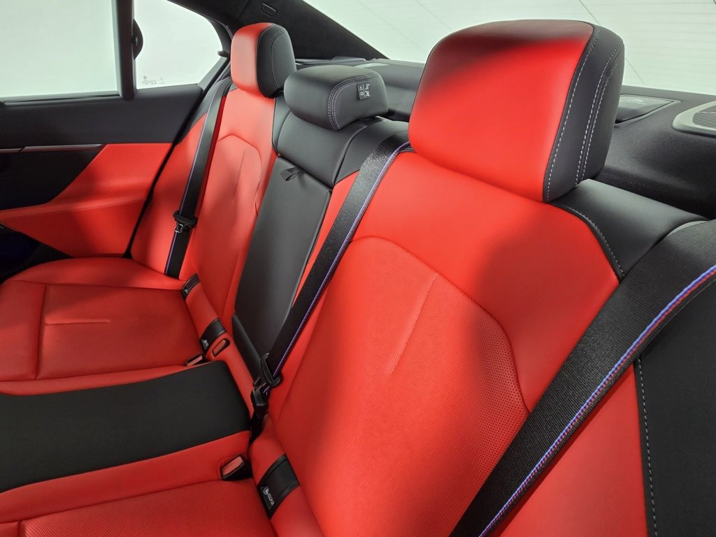 New 2026 BMW M5 w/ Executive Package image 16