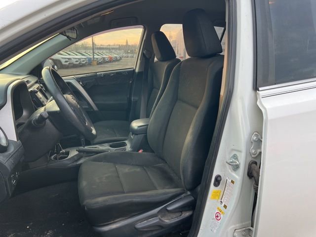 Used 2018 Toyota RAV4 LE image 11