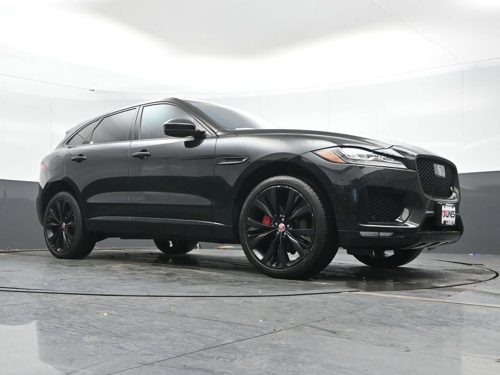 Used 2020 Jaguar F-PACE S image 42