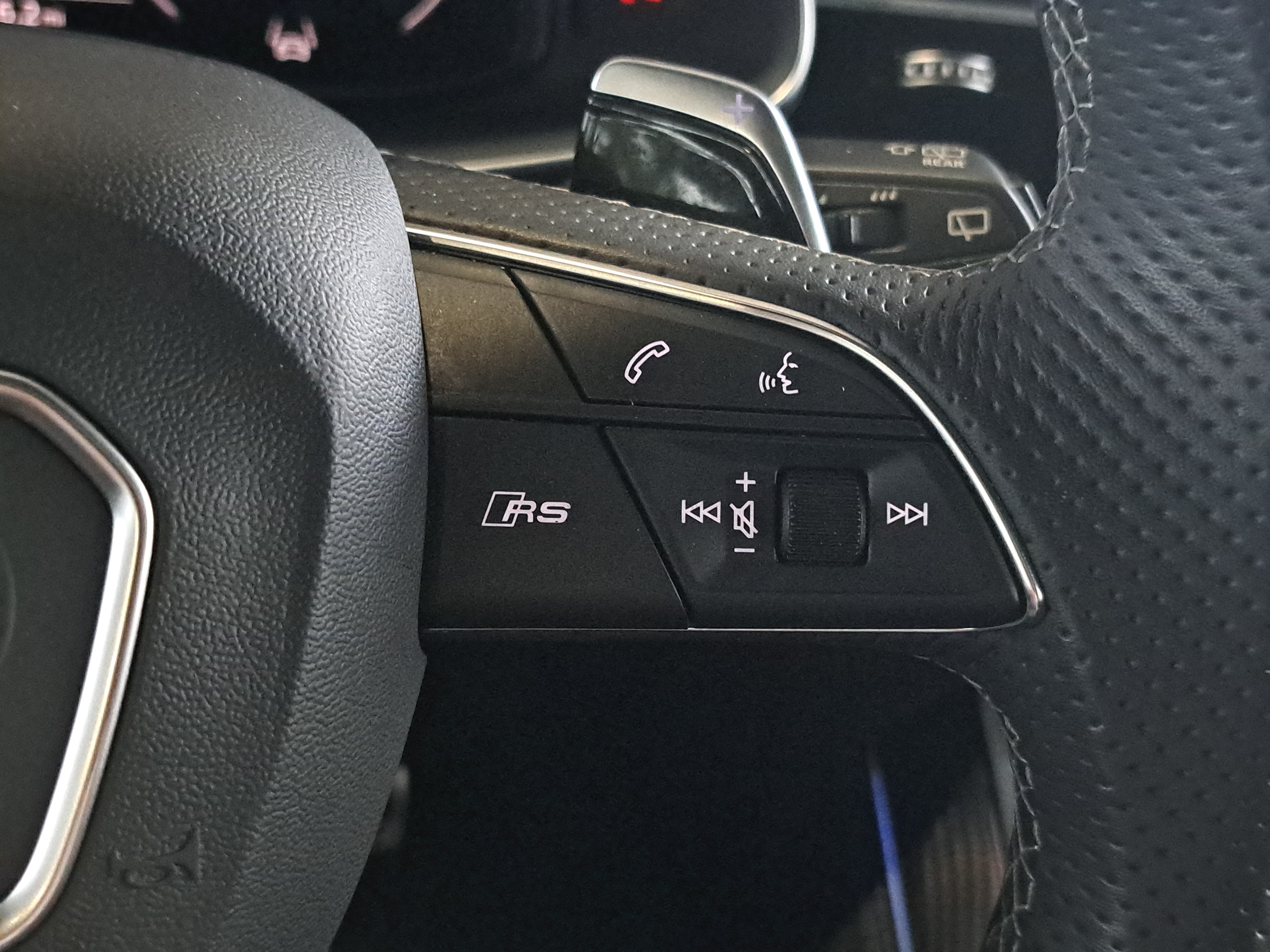 Used 2024 Audi RS Q8 AWD/4WD image 25