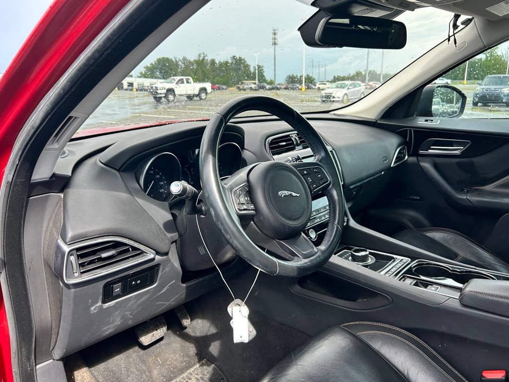 Used 2017 Jaguar F-PACE Prestige AWD/4WD image 9