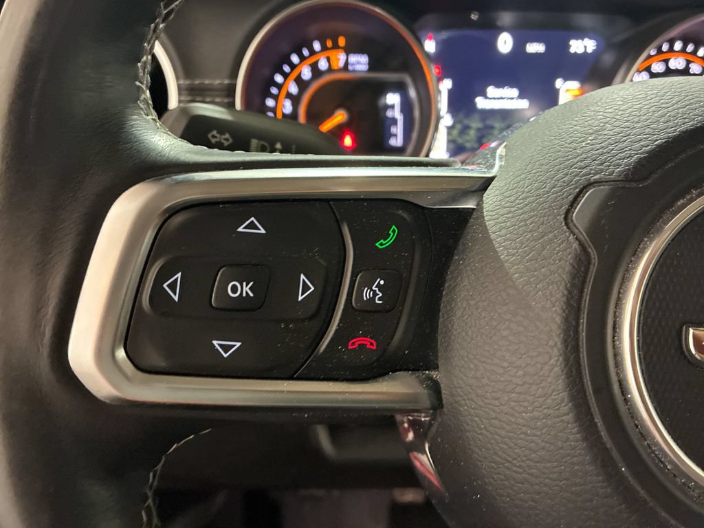 Used 2018 Jeep Wrangler Unlimited Sahara w/ Dual Top Group AWD/4WD image 19