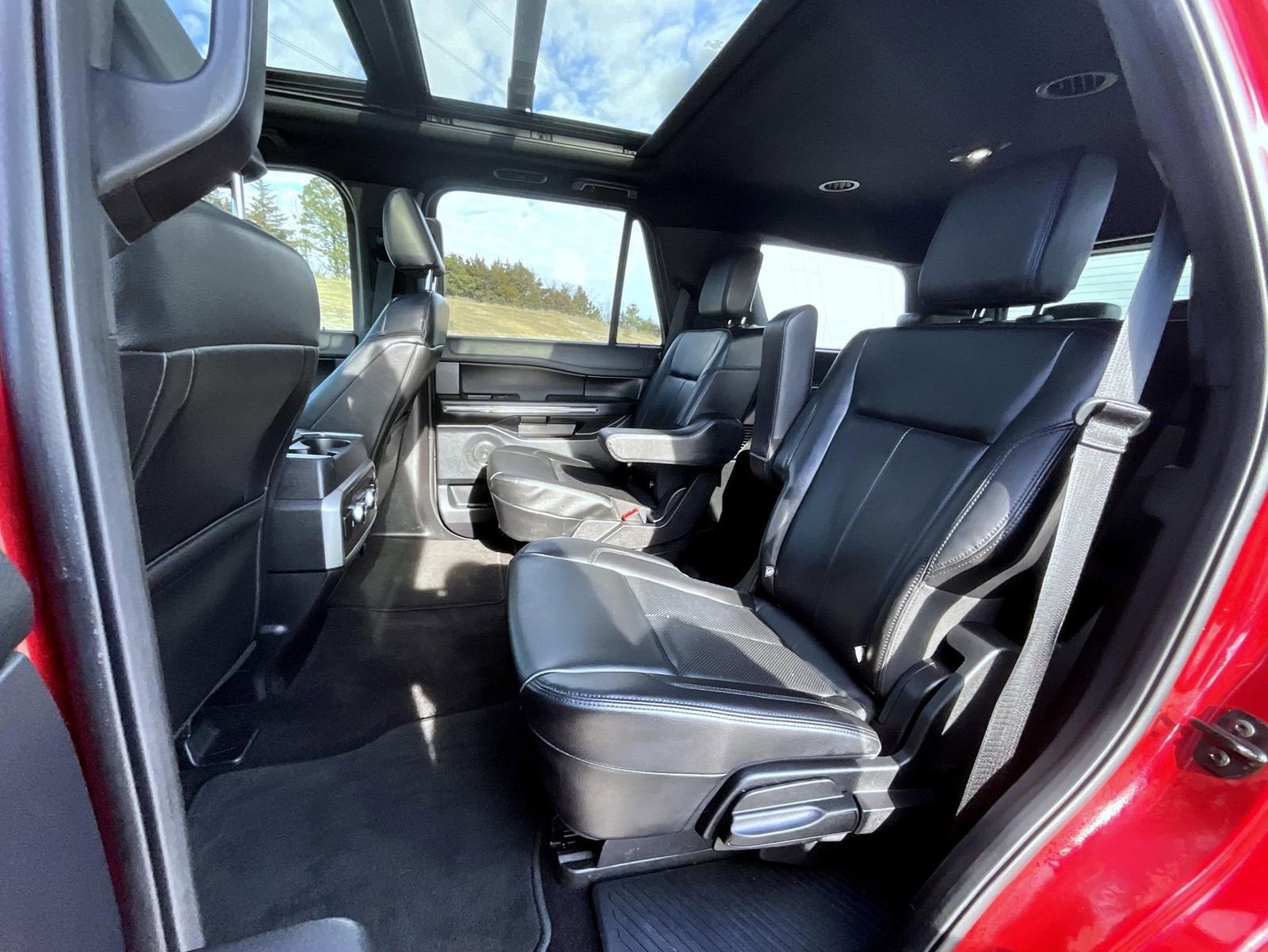 Used 2021 Ford Expedition XLT image 19